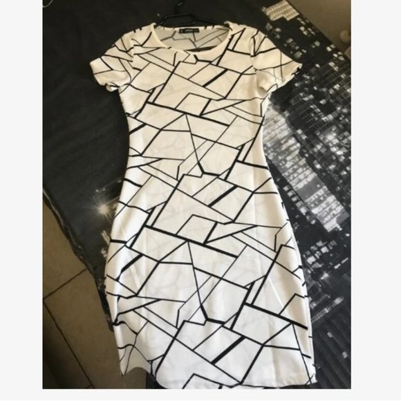 HOST PICK!!! Geo print bodycon dress - Picture 6 of 6